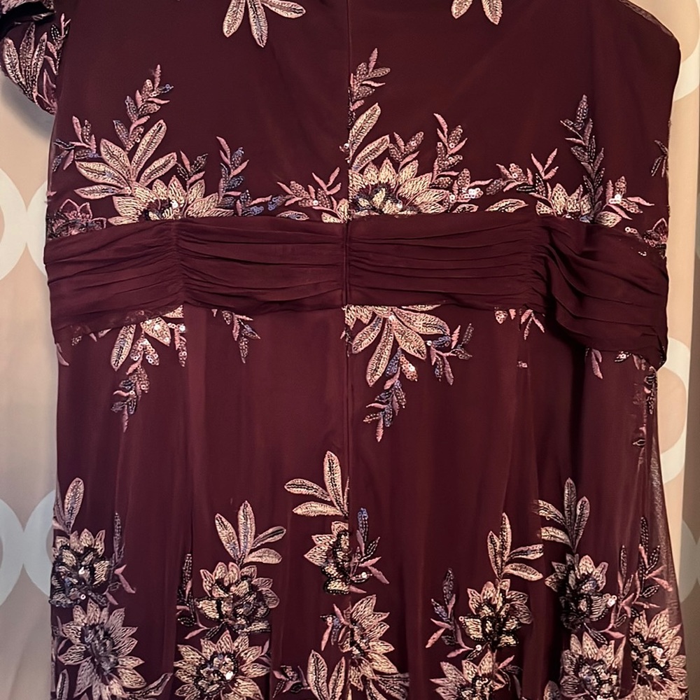 R & M RICHARDS PLUM WINE GOWN - Picture 10 of 15